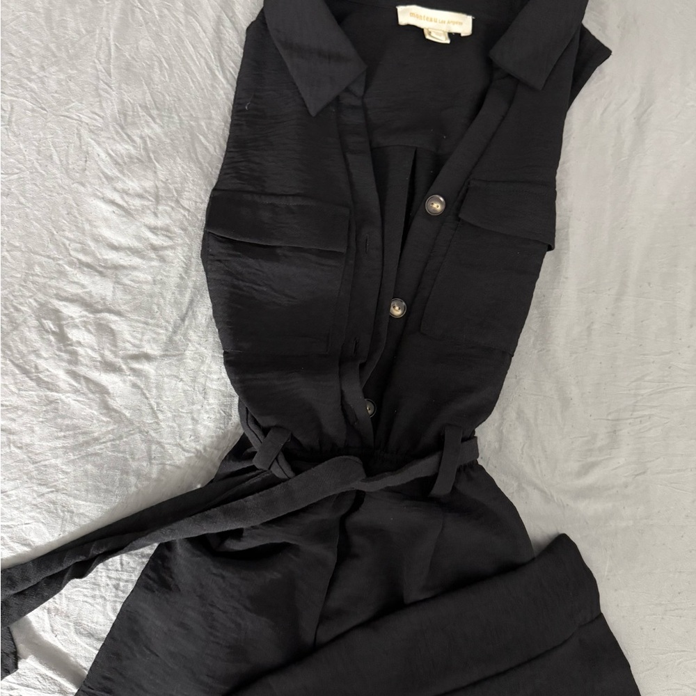 Black Sleeveless Button-Up Dress